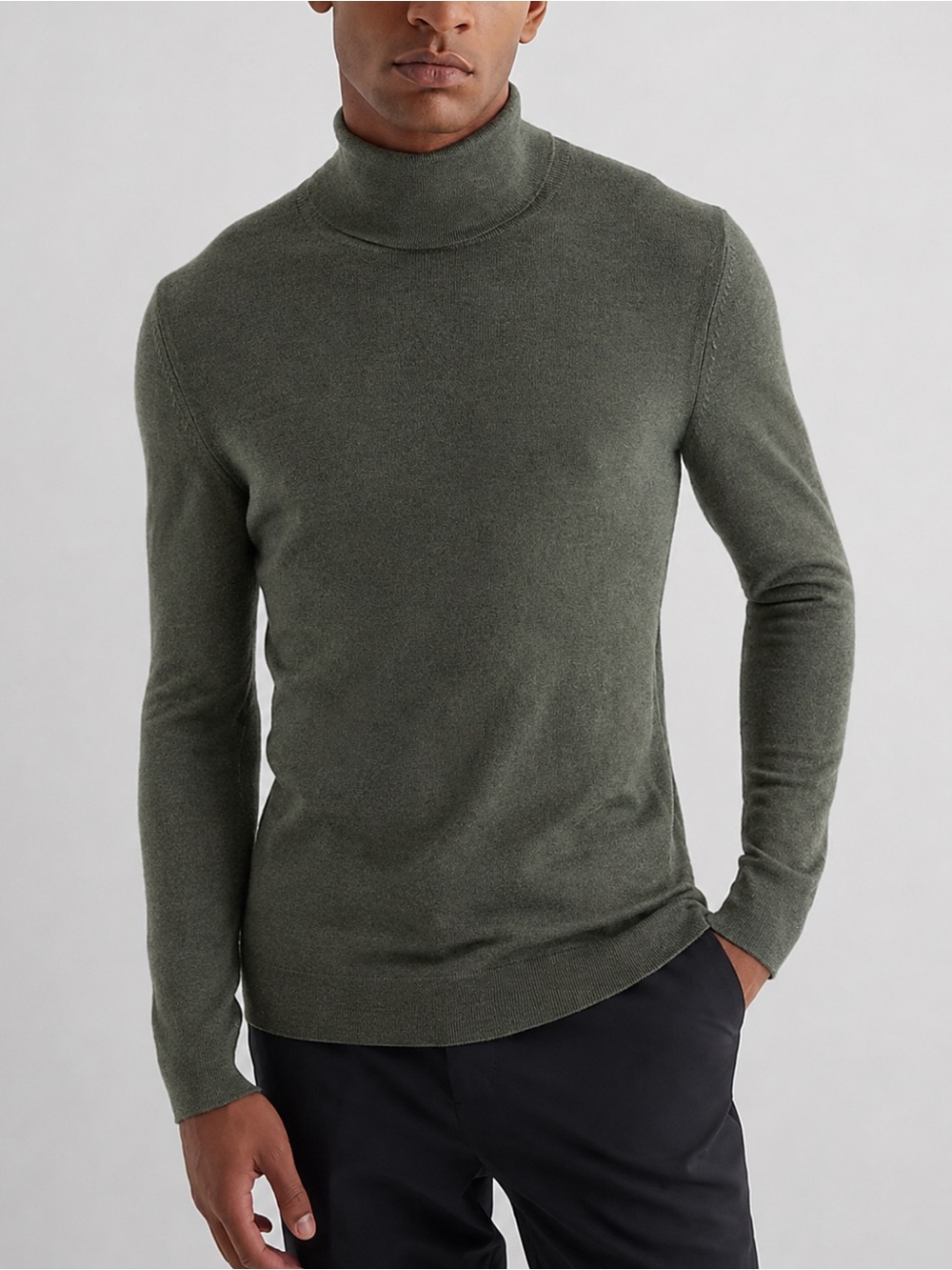 Express Turtleneck Merino Wool Sweater in Green Size M